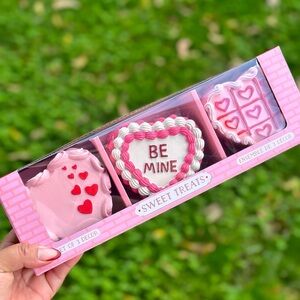 Sweet Treats Valentine Heart Cake Decor Set of 3